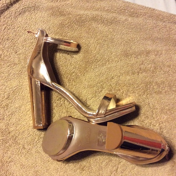 Heels - Picture 2 of 3